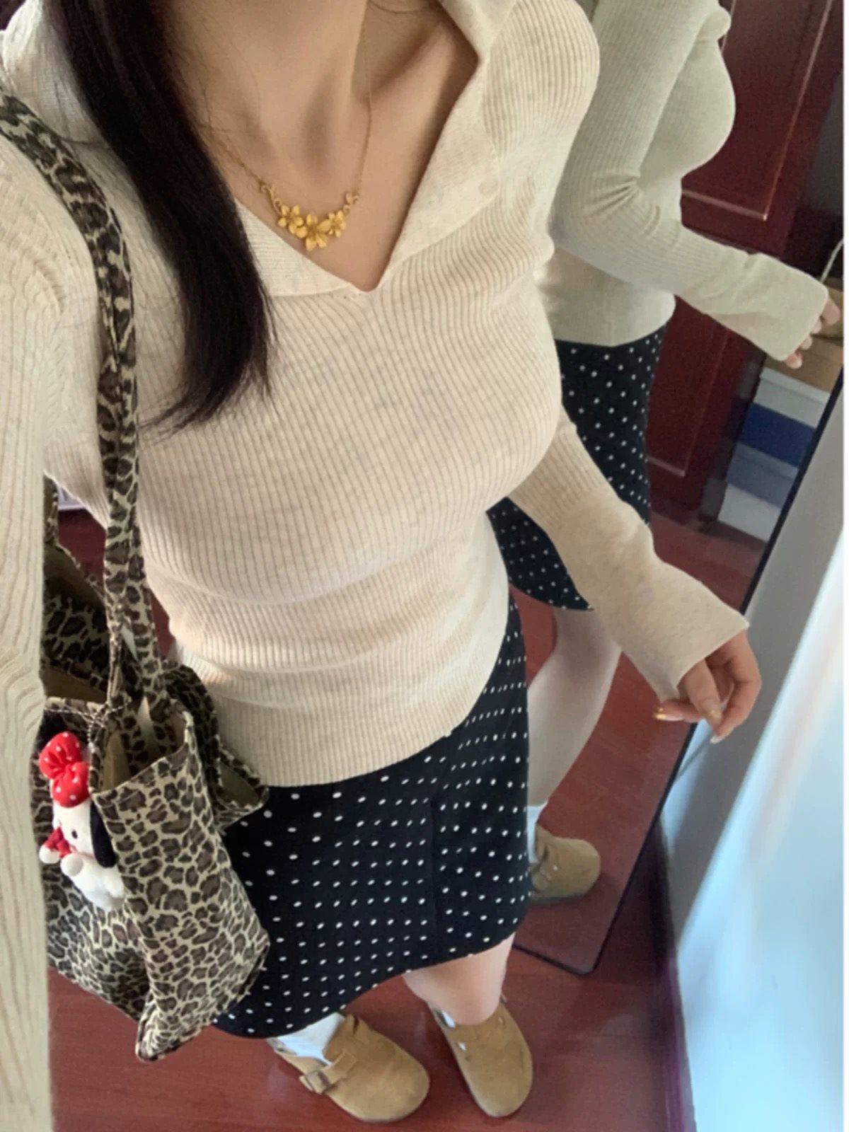 French Collarbone Knitwear Polo Slim Fit Women s Autumn Long Sleeve Top XL (suggested weight: 115-130 jin)
French Collarbone Knitwear Polo Slim Fit Women s Autumn Long Sleeve Top XL (suggested weight: 115-130 jin)