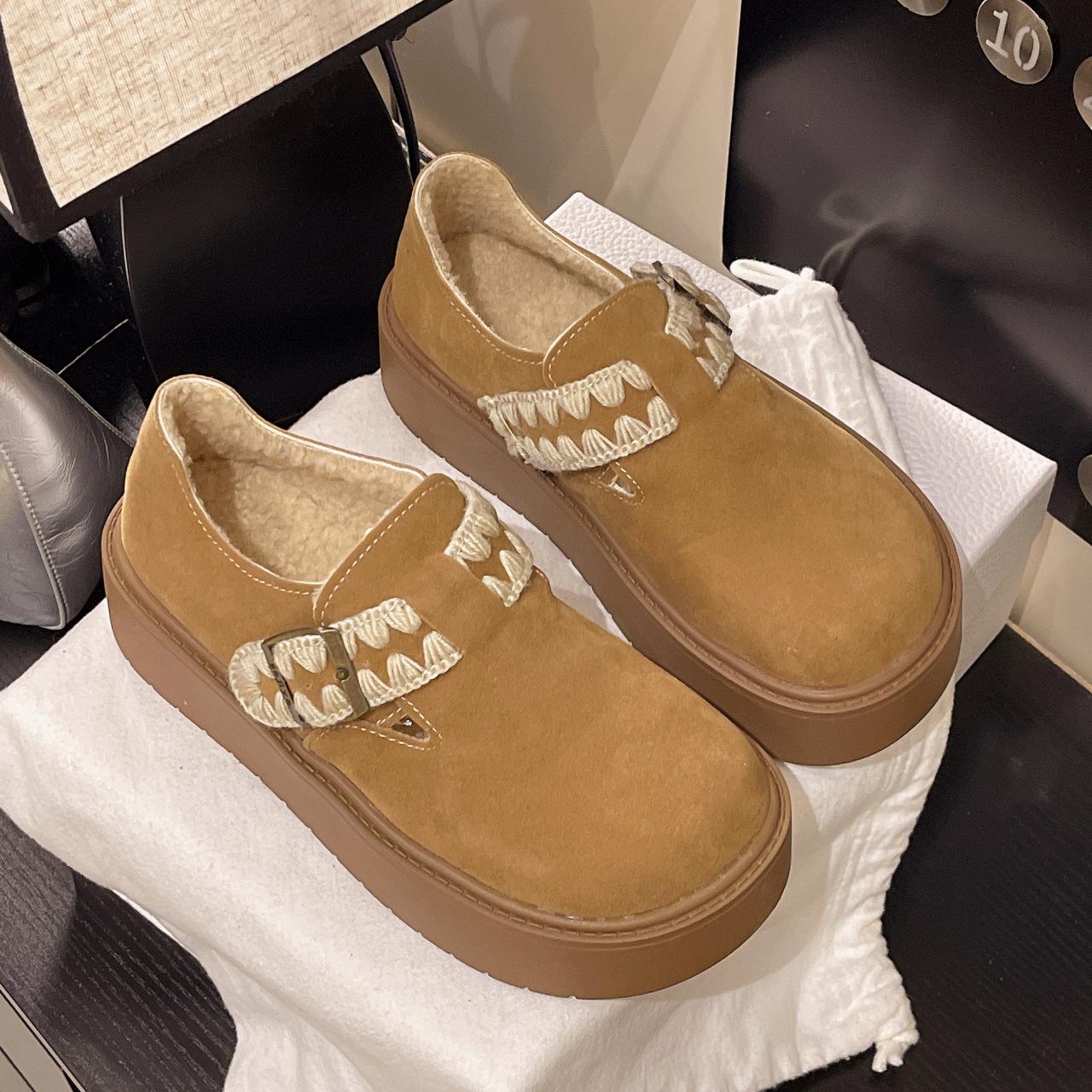 Platform cotton shoes women s shoes winter new velvet warm matte casual versatile student lace one-word buckle belt 35
Platform cotton shoes women s shoes winter new velvet warm matte casual versatile student lace one-word buckle belt 35