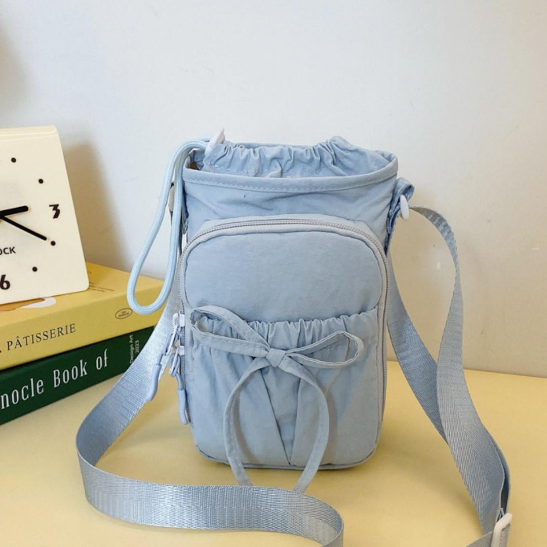 Drawstring Crossbody Bag Portable Outdoor Bow Phone Bag Adjustable Kettle Handbag High-Quality Nylon Shoulder Bag For Shopping синий
Drawstring Crossbody Bag Portable Outdoor Bow Phone Bag Adjustable Kettle Handbag High-Quality Nylon Shoulder Bag For Shopping синий