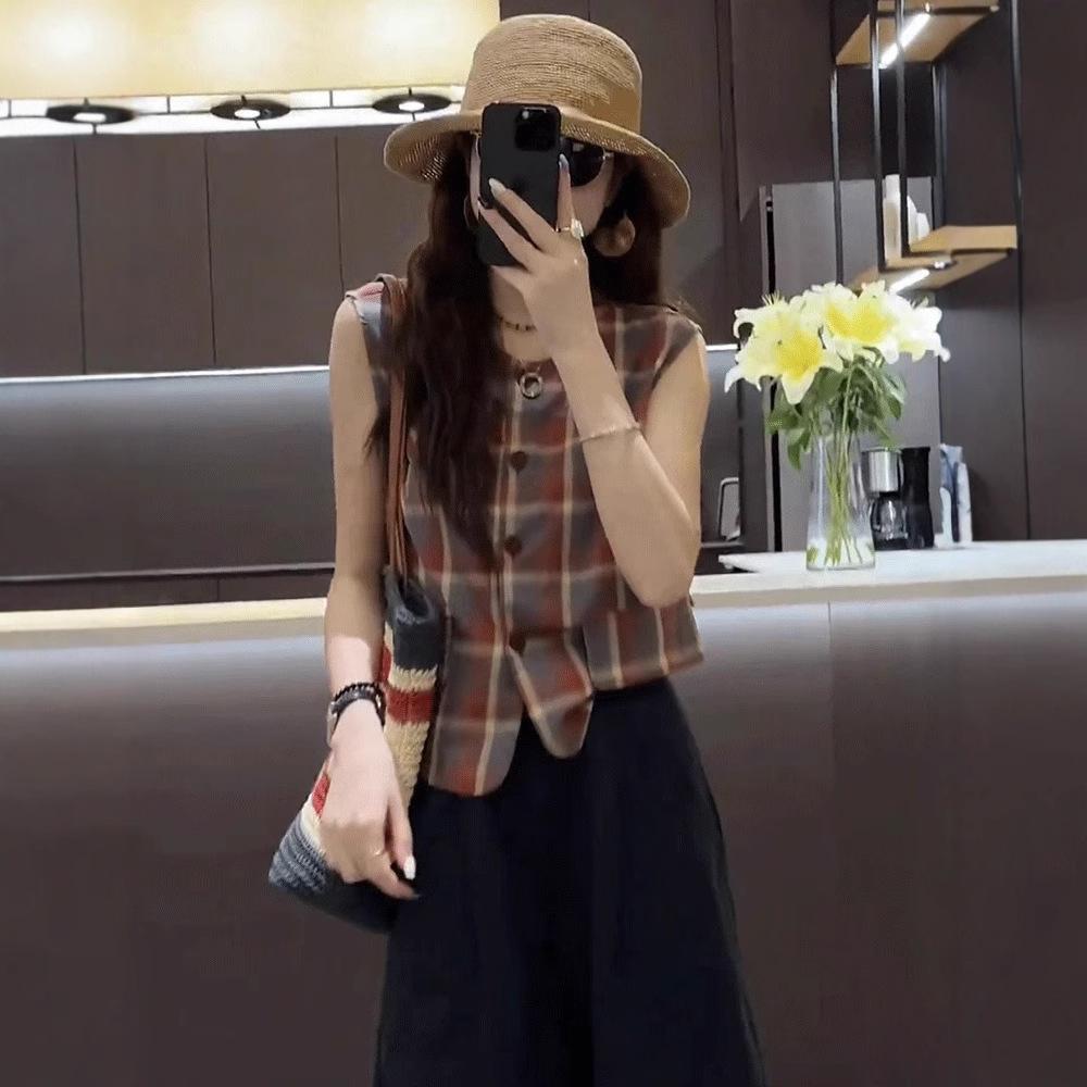 Women s 2025 Chic French Plaid Sleeveless Blouse L 
Women s 2025 Chic French Plaid Sleeveless Blouse L