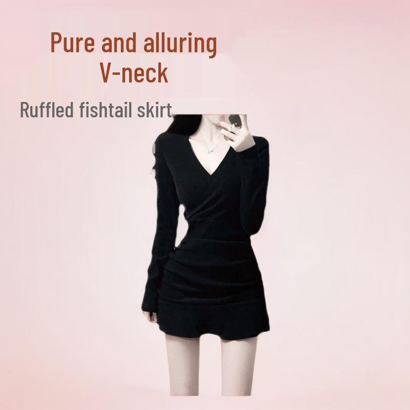 2025 Autumn/Winter V-neck Black Bodycon Dress: Pure Desire Fishtail with Ruffle, Waist-cinching Trend for Women Hot Girl. 2XL
2025 Autumn/Winter V-neck Black Bodycon Dress: Pure Desire Fishtail with Ruffle, Waist-cinching Trend for Women Hot Girl. 2XL