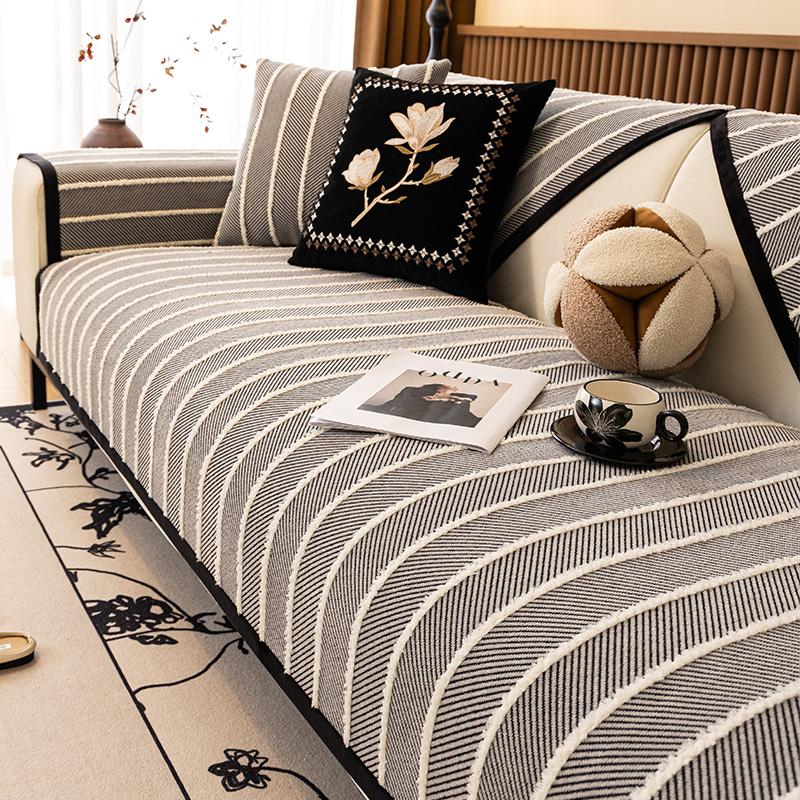 Осенняя гостиная нескользящая полосатая подушка для дивана чехлы для дивана коврик шенилл чехол Funda диван коврики 70X70cm 1pc
Осенняя гостиная нескользящая полосатая подушка для дивана чехлы для дивана коврик шенилл чехол Funda диван коврики 70X70cm 1pc