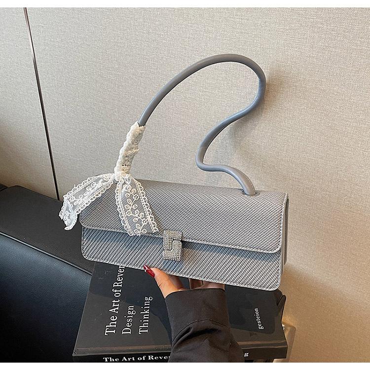 Premium bag spring new fashion lock single shoulder underarm bag versatile women s bag синий
Premium bag spring new fashion lock single shoulder underarm bag versatile women s bag синий