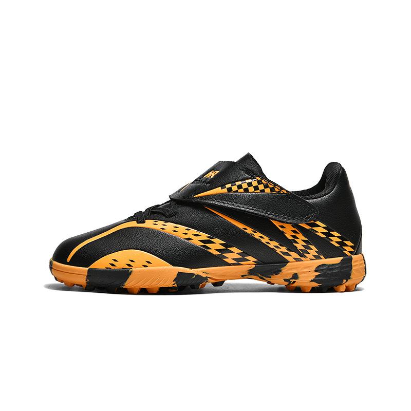 New boys and girls breathable and comfortable sports and leisure broken nails football shoes grass students young children 39
New boys and girls breathable and comfortable sports and leisure broken nails football shoes grass students young children 39