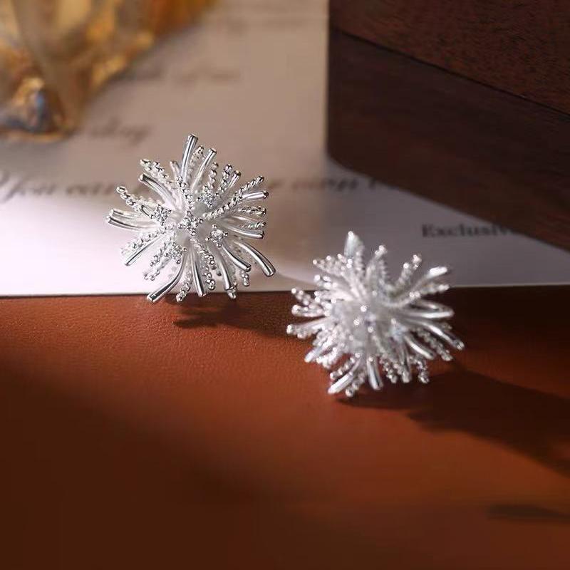 Real 925 Silver Shiny Zircon Flower Stud Earrings For Women Romantic Fine Jewelry Light Luxury Accessories
Real 925 Silver Shiny Zircon Flower Stud Earrings For Women Romantic Fine Jewelry Light Luxury Accessories