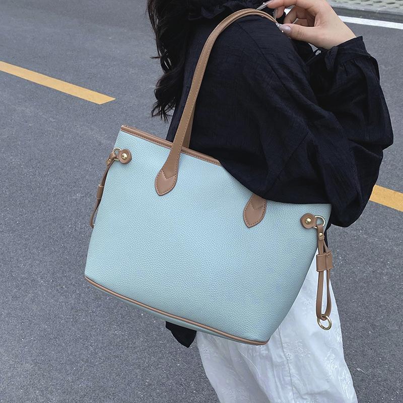 Large-capacity bag women s 2025 new high-end work shoulder satchel underarm tote handbag чорний
Large-capacity bag women s 2025 new high-end work shoulder satchel underarm tote handbag чорний