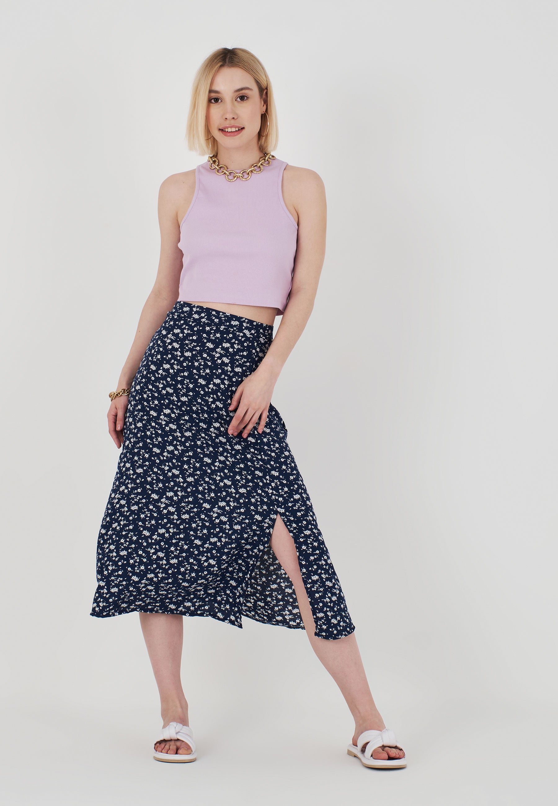 Белая Длинная Юбка С Разрезом С Узором - Синий
Белая Длинная Юбка С Разрезом С Узором - Синий