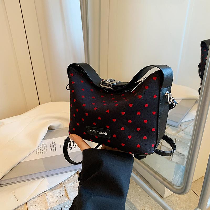 Canvas bag women s autumn and winter 2025 new fashion niche design shoulder messenger bag high-end portable dumpling bag
Canvas bag women s autumn and winter 2025 new fashion niche design shoulder messenger bag high-end portable dumpling bag