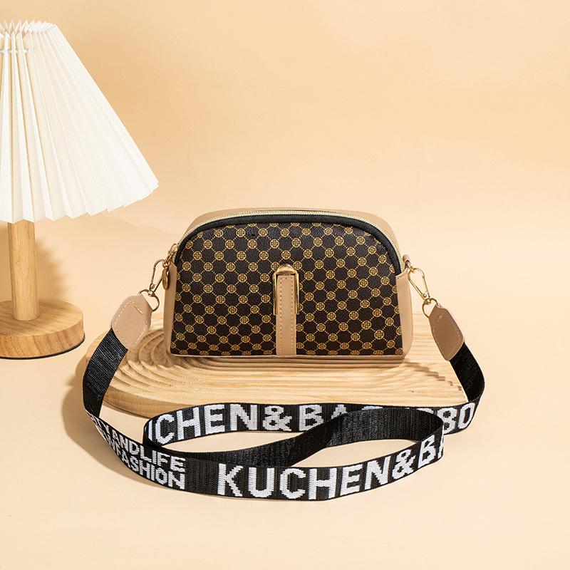 Женская сумка новая мода с принтом маленькая квадратная сумка повседневная на одно плечо диагональная подвесная женская сумка абрикосовый
Женская сумка новая мода с принтом маленькая квадратная сумка повседневная на одно плечо диагональная подвесная женская сумка абрикосовый