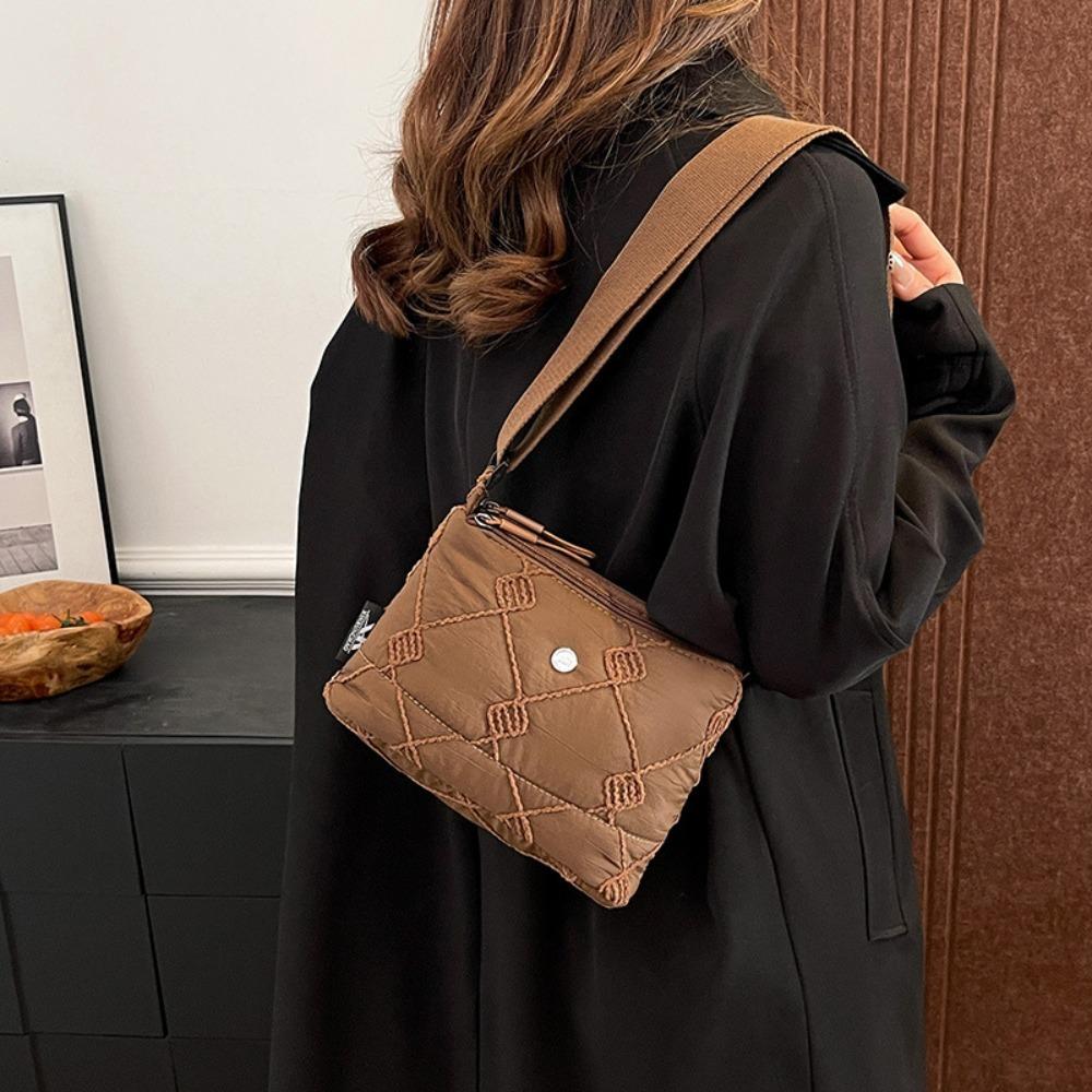 Embroidery Argyle Shoulder Bag Nylon Woman Messenger Bag Casual Space Cotton Crossbody Bag Outdoor фіолетовий
Embroidery Argyle Shoulder Bag Nylon Woman Messenger Bag Casual Space Cotton Crossbody Bag Outdoor фіолетовий