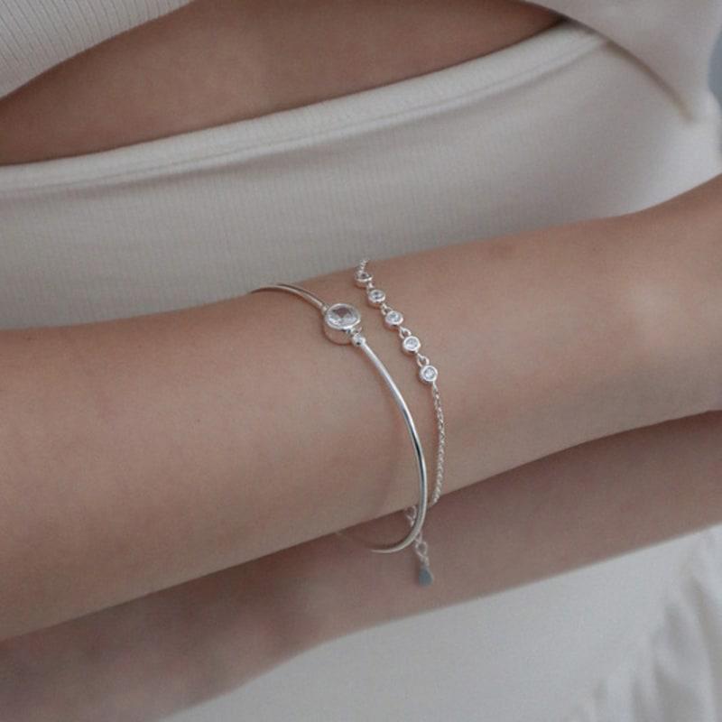 OudStudio Round Cubic Bangle Silver
OudStudio Round Cubic Bangle Silver