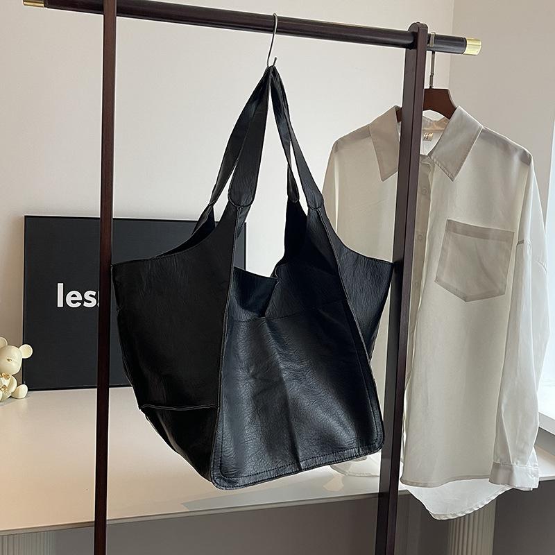 Leisure Commuting Retro Large Capacity Bag, New Fashionable Commuting Shoulder Bag, Student Class Tote Bag чорний
Leisure Commuting Retro Large Capacity Bag, New Fashionable Commuting Shoulder Bag, Student Class Tote Bag чорний