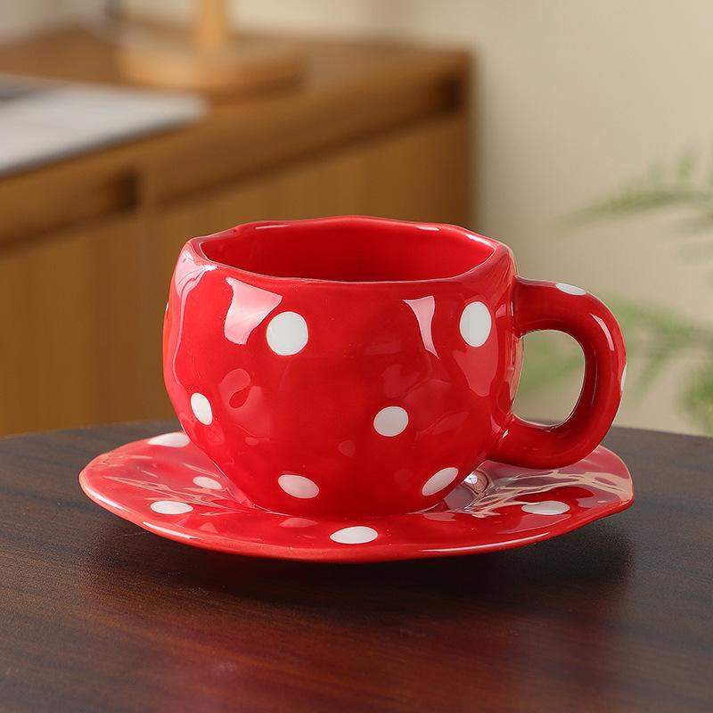 Керамічна чашка в корейському ins-стилі, висока вартість, чашка для післяобіднього чаю, ручний розпис, дівчинка, мила, ручна кавова чашка з блюдцем 300ml
Керамічна чашка в корейському ins-стилі, висока вартість, чашка для післяобіднього чаю, ручний розпис, дівчинка, мила, ручна кавова чашка з блюдцем 300ml