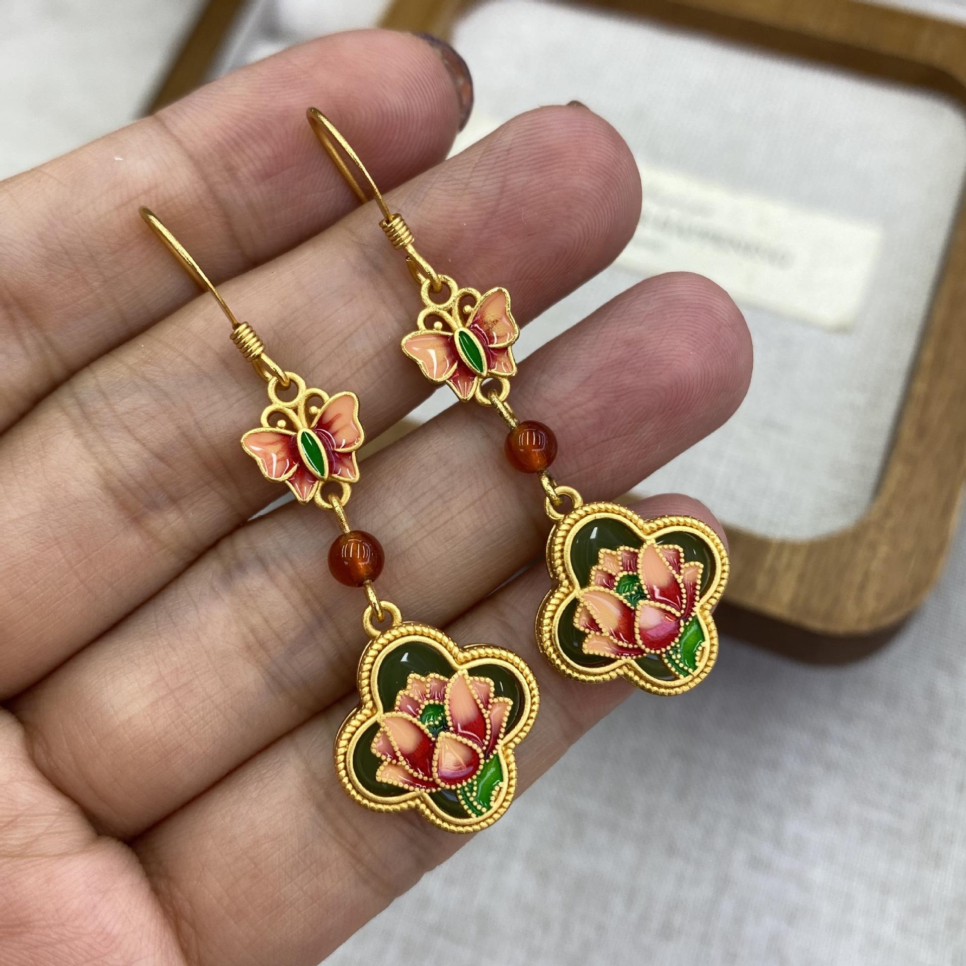 Guochao Retro Enamel Painted Butterfly Love Flower Butterfly Earrings Women S New Chinese Style Cheongsam Light Luxury Advanced Sense Ear Hook
Guochao Retro Enamel Painted Butterfly Love Flower Butterfly Earrings Women S New Chinese Style Cheongsam Light Luxury Advanced Sense Ear Hook