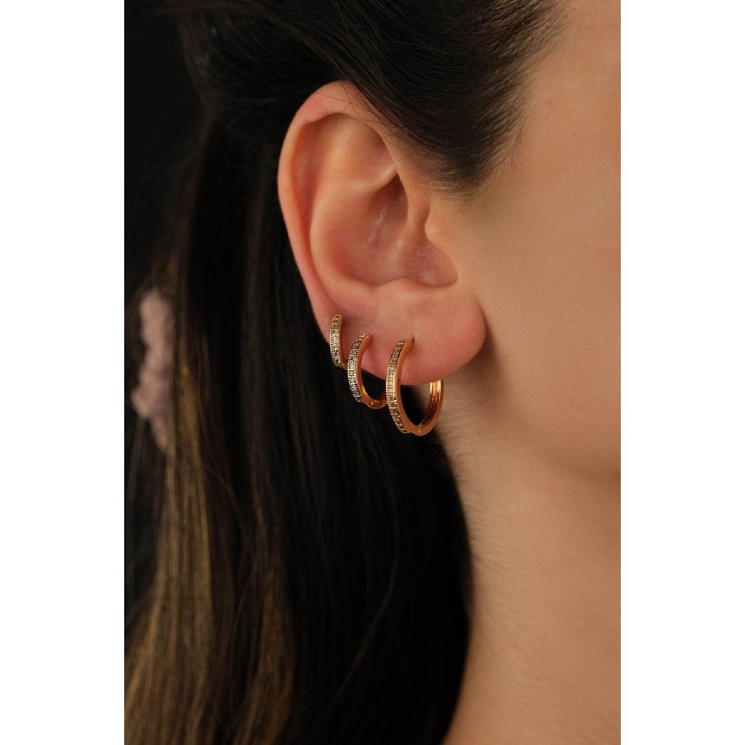 Стальные серьги с фактурой, цвет гарантированно не выцветает Yüksek Direnç чистый
Стальные серьги с фактурой, цвет гарантированно не выцветает Yüksek Direnç чистый