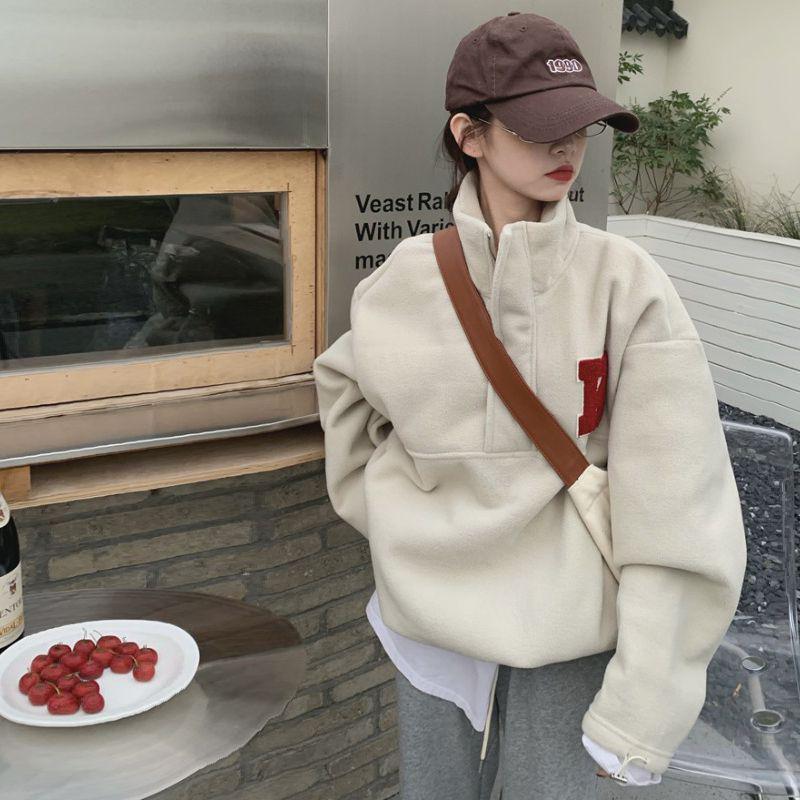 Korean-Style Lambswool Stand Collar Fleece Sweatshirt for Women - Winter Design, Thick and Trendy S (30-40 kg)
Korean-Style Lambswool Stand Collar Fleece Sweatshirt for Women - Winter Design, Thick and Trendy S (30-40 kg)