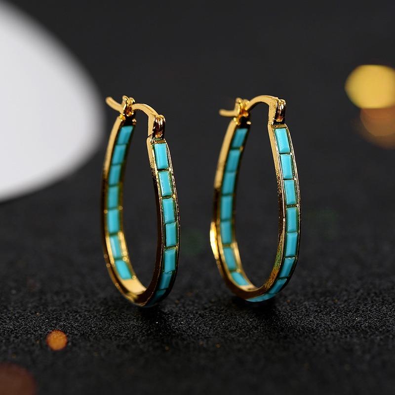Simple Gold Color U Shaped Metal Hoop Earrings for Women Bohemian Earings Zircon Accessories Gift free shipping золотий
Simple Gold Color U Shaped Metal Hoop Earrings for Women Bohemian Earings Zircon Accessories Gift free shipping золотий