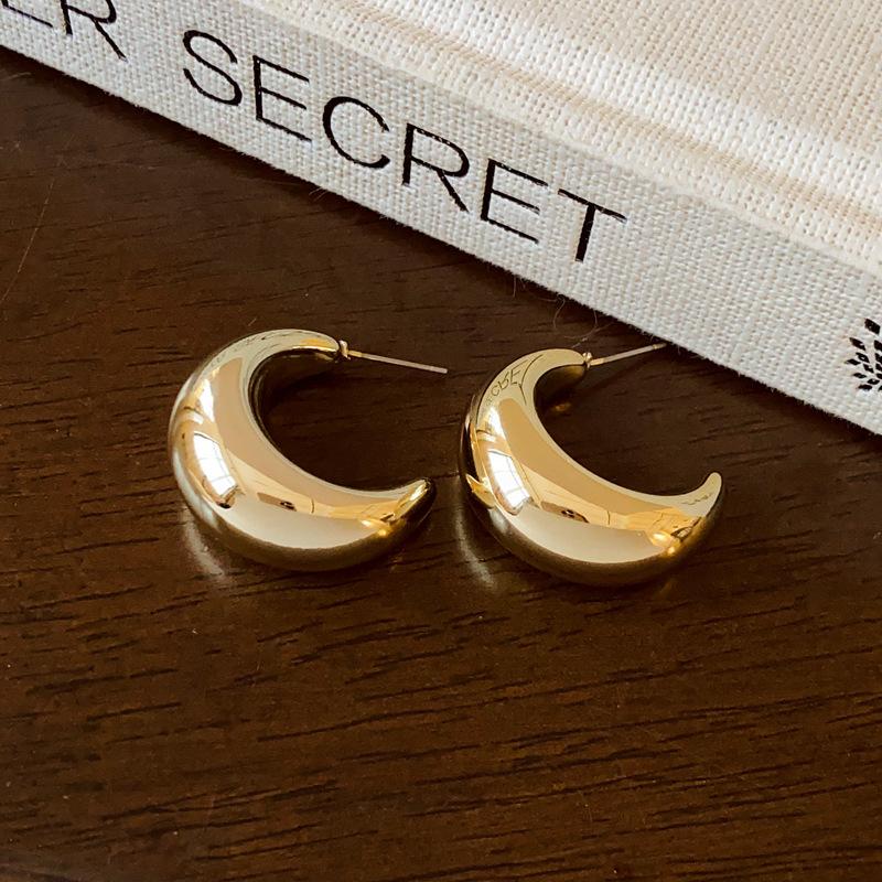 Steel needle, water drop, C-shaped metal stud earrings, advanced sense, European and American earrings, simple personalized design, earrings, women
Steel needle, water drop, C-shaped metal stud earrings, advanced sense, European and American earrings, simple personalized design, earrings, women