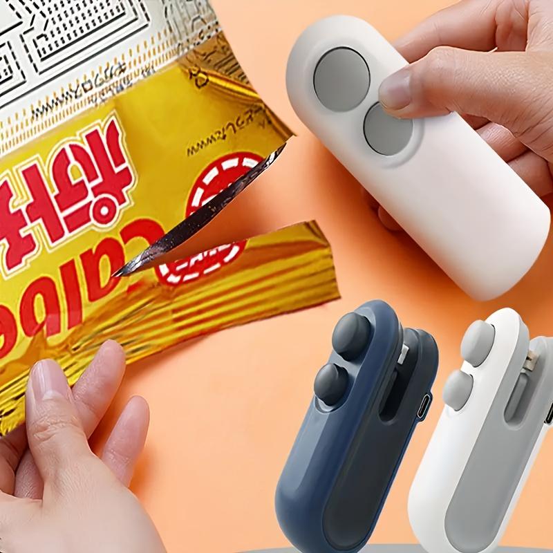 Компактный портативный запайщик для закусок - USB-зарядка, магнитный ручной запайщик пластиковых пакетов для домашнего использования, с цифровым дисплеем и индикатором запечатывания белый
Компактный портативный запайщик для закусок - USB-зарядка, магнитный ручной запайщик пластиковых пакетов для домашнего использования, с цифровым дисплеем и индикатором запечатывания белый