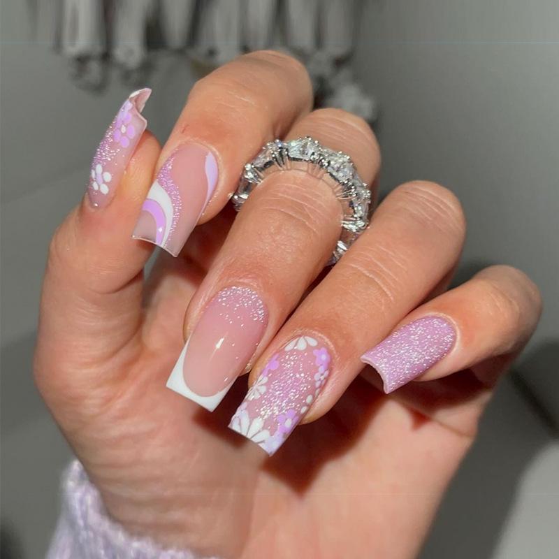 Gradient French White Edge Floral Glitter Nail Art Patches - 24 Wearable Pieces Gel Adhesive Type
Gradient French White Edge Floral Glitter Nail Art Patches - 24 Wearable Pieces Gel Adhesive Type