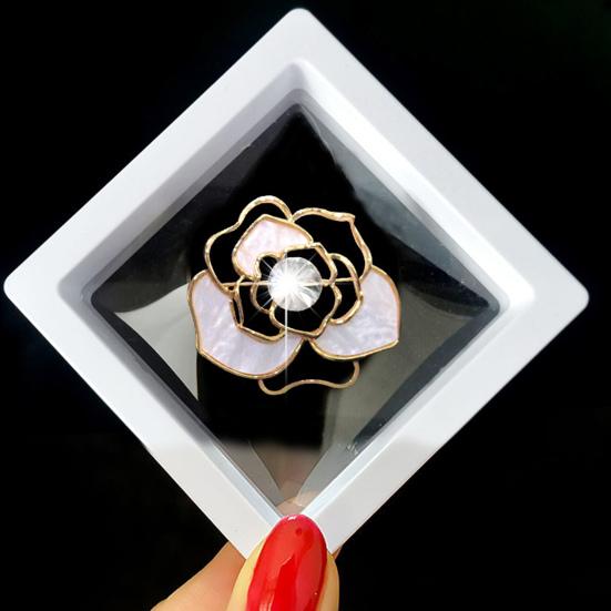 Camellia Brooch Hollow Elegant Temperament Fairy Gift Sparkling Faux Crystal Flower-shaped Business Suit Lapel
Camellia Brooch Hollow Elegant Temperament Fairy Gift Sparkling Faux Crystal Flower-shaped Business Suit Lapel