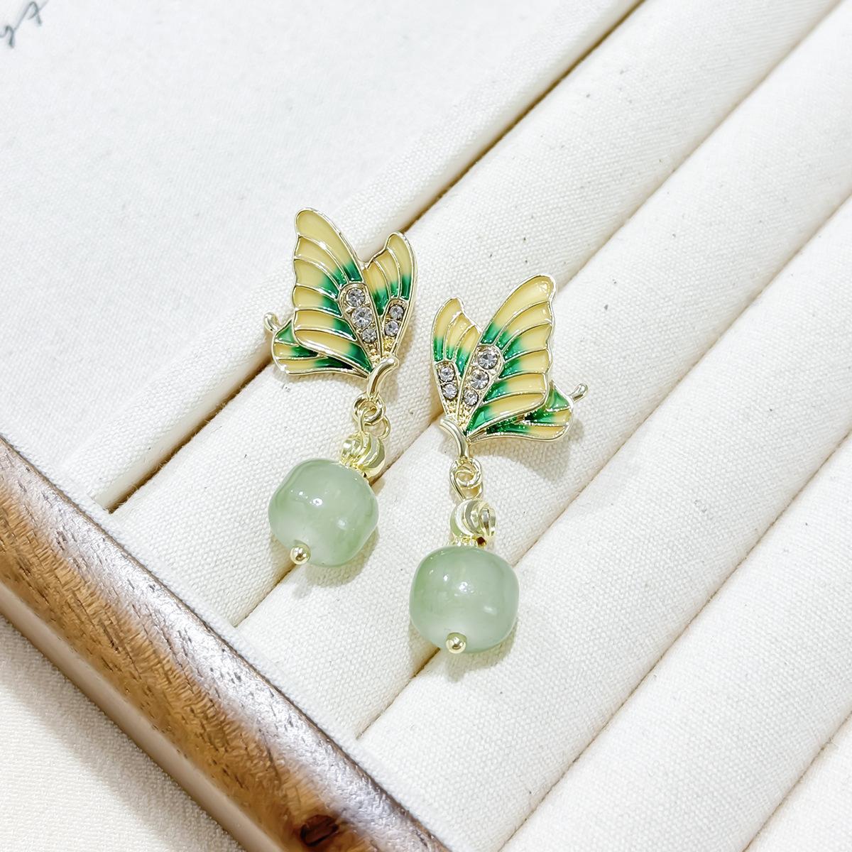 Конические треугольные серьги созданы как изысканные, маленькие, высококачественные, модные, простые и универсальные серьги.
Конические треугольные серьги созданы как изысканные, маленькие, высококачественные, модные, простые и универсальные серьги.