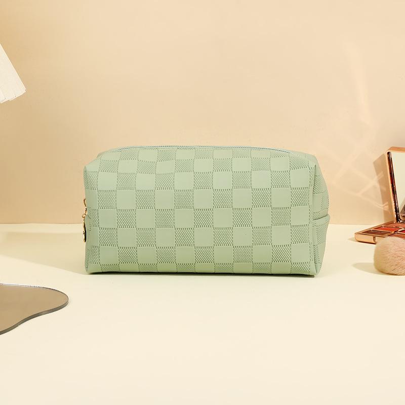 Simple checkerboard cosmetic bag women s high-end sense large-capacity storage bag waterproof portable travel toilet bag
Simple checkerboard cosmetic bag women s high-end sense large-capacity storage bag waterproof portable travel toilet bag