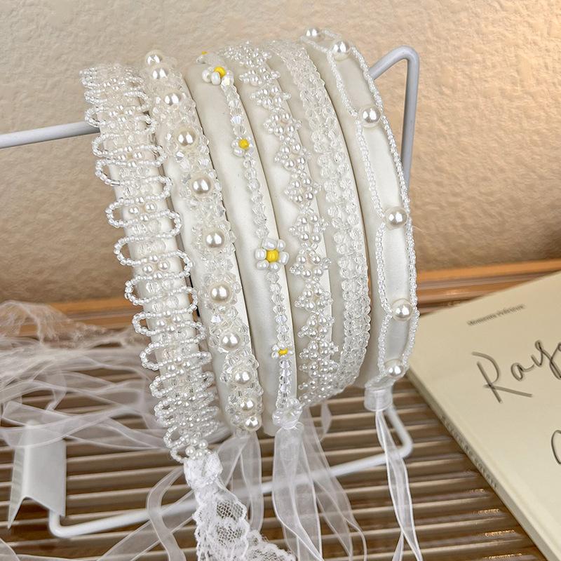 Новая утолщенная повязка на голову в стиле Хепберн с кристаллами. Простая свадебная повязка на голову с белой газовой бахромой.
Новая утолщенная повязка на голову в стиле Хепберн с кристаллами. Простая свадебная повязка на голову с белой газовой бахромой.