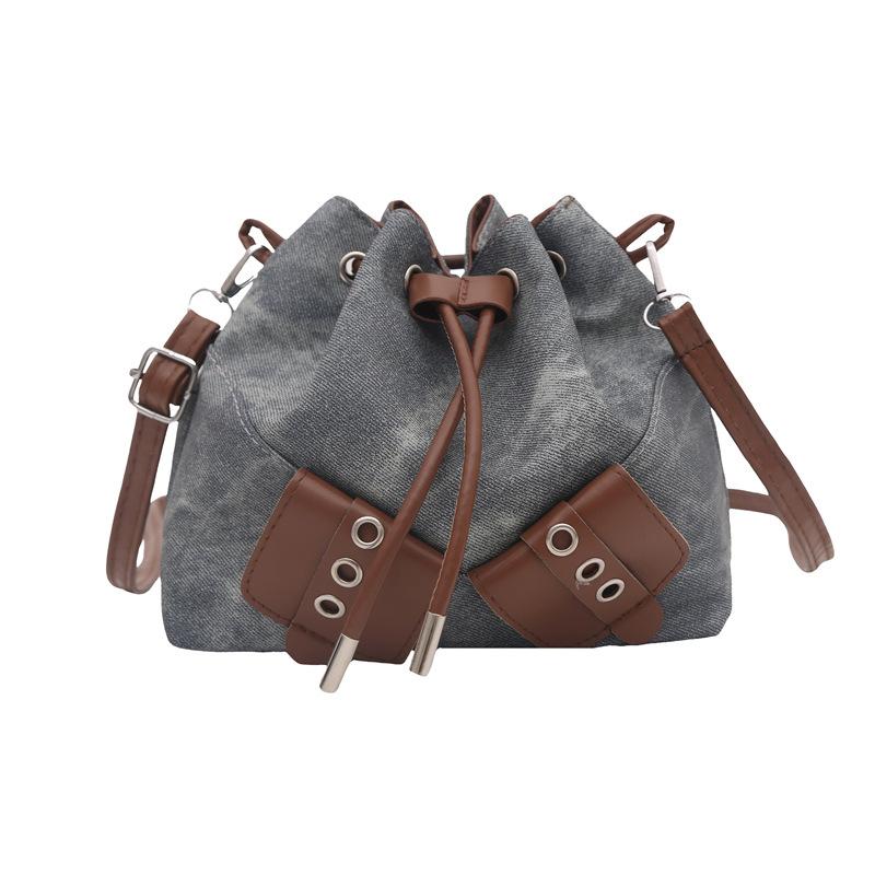 Fashion texture new autumn simple large-capacity casual bucket one shoulder crossbody underarm bag woman синій
Fashion texture new autumn simple large-capacity casual bucket one shoulder crossbody underarm bag woman синій