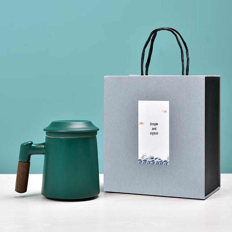 Minguan Creative Ceramic Tea Infuser Mug with Wooden Handle
Minguan Creative Ceramic Tea Infuser Mug with Wooden Handle