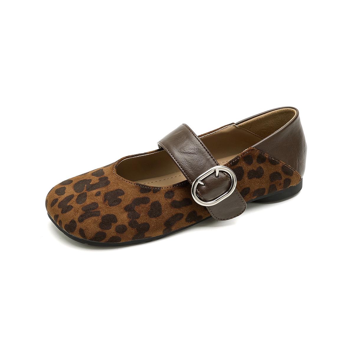 Weiwei girl 6696-16 retro leopard print Mary Jane shoes women s shallow mouth single shoes one word with flat ballet shoes 35
Weiwei girl 6696-16 retro leopard print Mary Jane shoes women s shallow mouth single shoes one word with flat ballet shoes 35