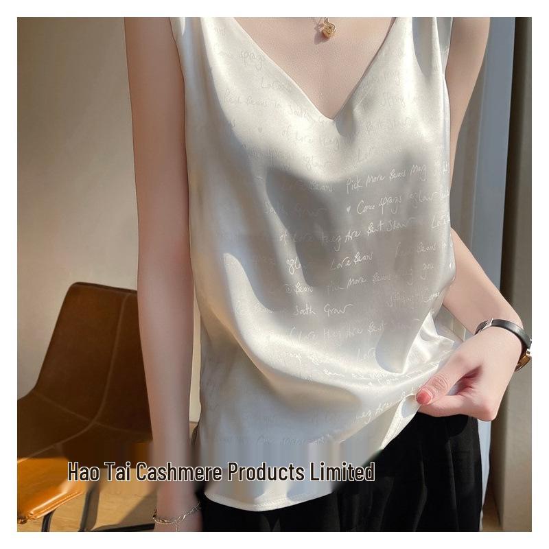Women s Trendy Satin Jacquard V-Neck Camisole Tank Top - Sleeveless, Comfortable Inner or Outer Wear. XXXL 150-160 jin
Women s Trendy Satin Jacquard V-Neck Camisole Tank Top - Sleeveless, Comfortable Inner or Outer Wear. XXXL 150-160 jin