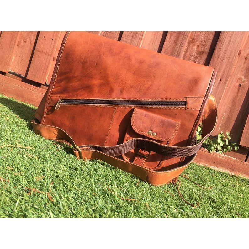 Кожаная сумка-мессенджер для ноутбука 16 дюймов | 2 цвета: черный и коричневый | Регулируемая подплечная подушка | Мягкая сумка для ноутбука | 16 x 12 x 5 in коричневый
Кожаная сумка-мессенджер для ноутбука 16 дюймов | 2 цвета: черный и коричневый | Регулируемая подплечная подушка | Мягкая сумка для ноутбука | 16 x 12 x 5 in коричневый