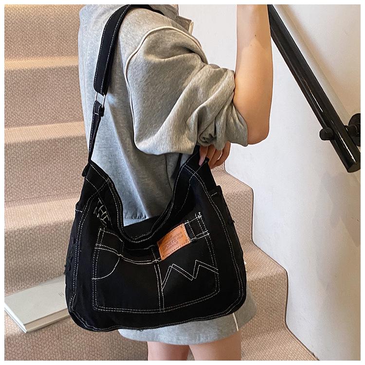 Versatile Korean Style Embroidered Denim Crossbody Bag for Women - Casual, Retro, Distressed Fashion Shoulder Bag чёрный
Versatile Korean Style Embroidered Denim Crossbody Bag for Women - Casual, Retro, Distressed Fashion Shoulder Bag чёрный