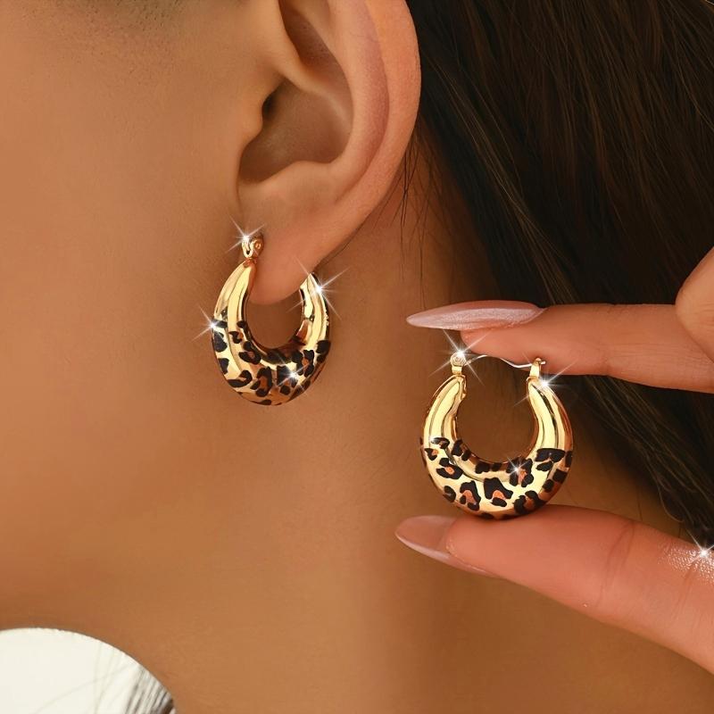 Fashionable and Trendy Gold Color Leopard Print Hanging Women s Earrings, Personalized and Simple Daily Party Zircon Gifts
Fashionable and Trendy Gold Color Leopard Print Hanging Women s Earrings, Personalized and Simple Daily Party Zircon Gifts