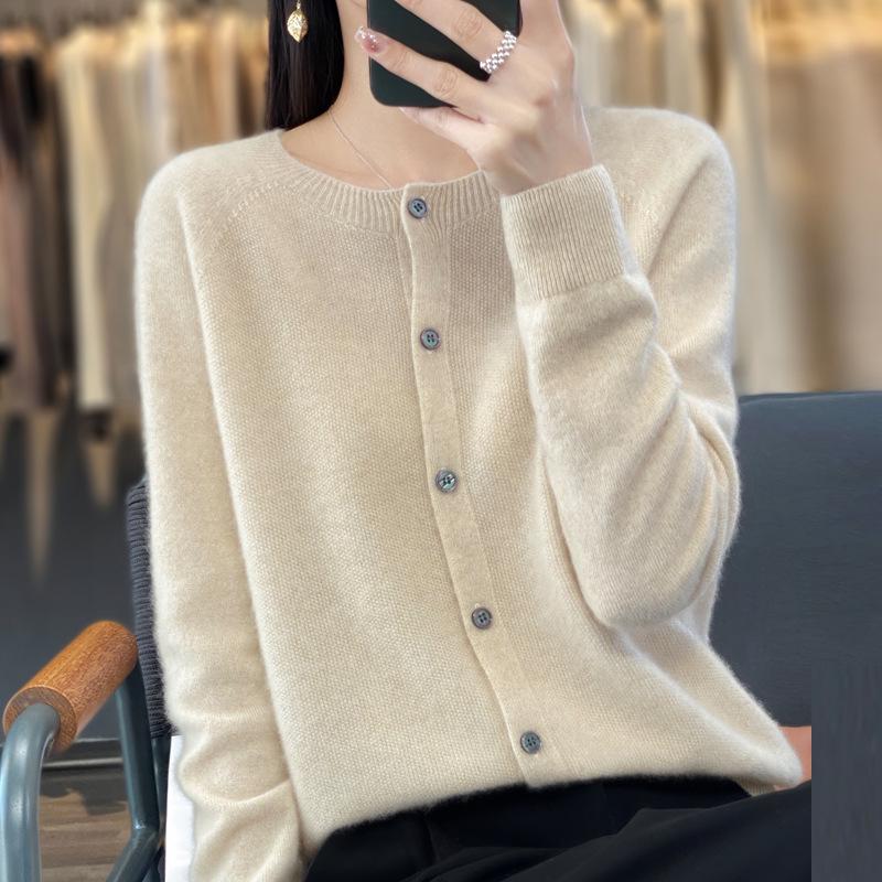 Женский кардиган из шерсти высокого класса - Круглый вырез, Длинный рукав, Универсальный вязаный свитер, Готовый к носке осенне-зимний верхний слой XL (125-135 jin)
Женский кардиган из шерсти высокого класса - Круглый вырез, Длинный рукав, Универсальный вязаный свитер, Готовый к носке осенне-зимний верхний слой XL (125-135 jin)