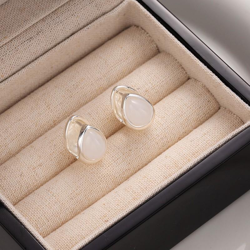Simple And Compact Opal Water Drop Geometric Ear Buckle Women S Light Luxury High-End Earrings Fashion Niche Ear Jewelry
Simple And Compact Opal Water Drop Geometric Ear Buckle Women S Light Luxury High-End Earrings Fashion Niche Ear Jewelry