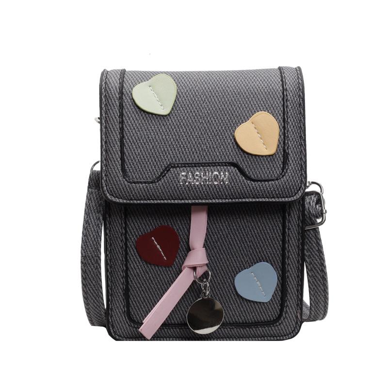 Модная универсальная маленькая квадратная сумка 2024 года, новая женская сумка через плечо с алфавитом, персонализированная сумка для мелочи, сумка для мобильного телефона в иностранном стиле