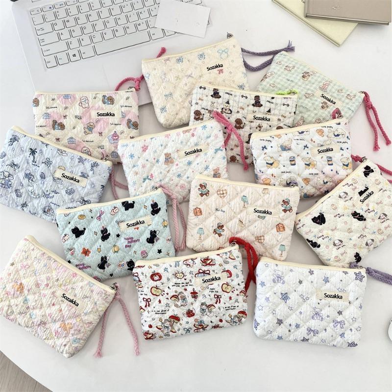Floral Print Cotton Portable Storage Lipstick Bag Soft Makeup Pouch Coin Purse Cosmetic Organizer Travel Accessories for Women
Floral Print Cotton Portable Storage Lipstick Bag Soft Makeup Pouch Coin Purse Cosmetic Organizer Travel Accessories for Women