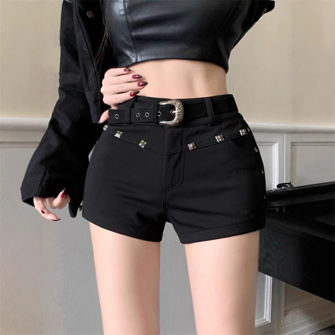 Women s Retro Low Waist Black Denim Shorts - Trendy, Comfortable, and Versatile Summer Outfit M
Women s Retro Low Waist Black Denim Shorts - Trendy, Comfortable, and Versatile Summer Outfit M