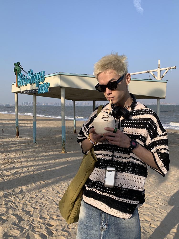 Американский ретро-полосатый вязаный свитер - свободный повседневный топ с лацканами на весну/лето M
Американский ретро-полосатый вязаный свитер - свободный повседневный топ с лацканами на весну/лето M