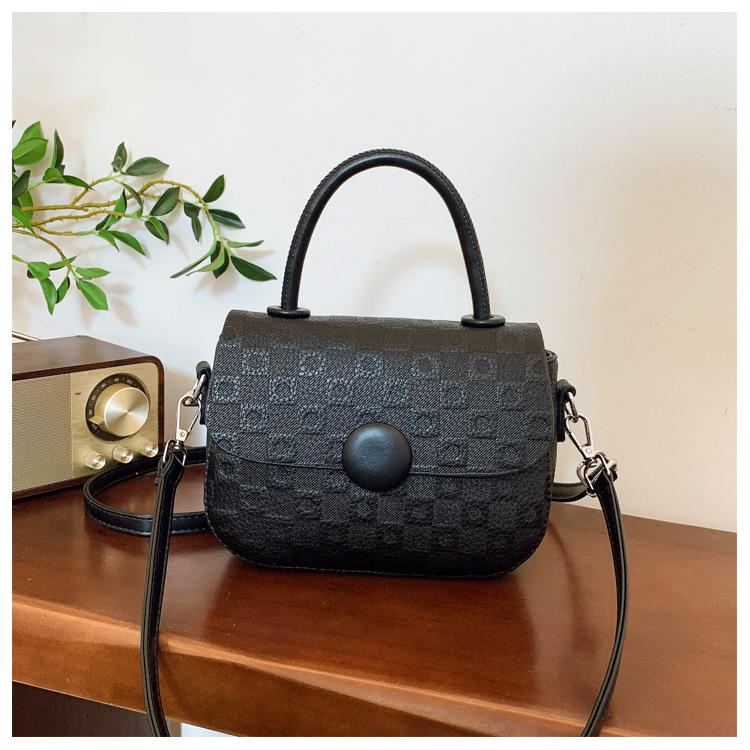 Korean version pleated cloud bag women s 2025 new foreign style niche underarm bag fashion contrasting color one shoulder messenger bag чёрный
Korean version pleated cloud bag women s 2025 new foreign style niche underarm bag fashion contrasting color one shoulder messenger bag чёрный