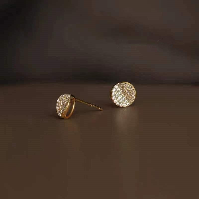 Серьги-гвоздики из стерлингового серебра S925 с бриллиантами в форме круга, женские, японского дизайна, легкие, роскошные, универсальные, высокого качества 925
Серьги-гвоздики из стерлингового серебра S925 с бриллиантами в форме круга, женские, японского дизайна, легкие, роскошные, универсальные, высокого качества 925