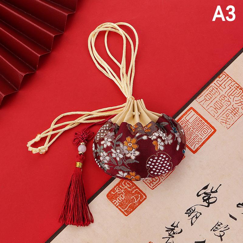 Гаманець у китайському стилі, мішечок на шнурку, жіноча сумка для зберігання з китицею, різнокольорова вишивка, тканинний мішечок для прикрас для весільних гостей
Гаманець у китайському стилі, мішечок на шнурку, жіноча сумка для зберігання з китицею, різнокольорова вишивка, тканинний мішечок для прикрас для весільних гостей