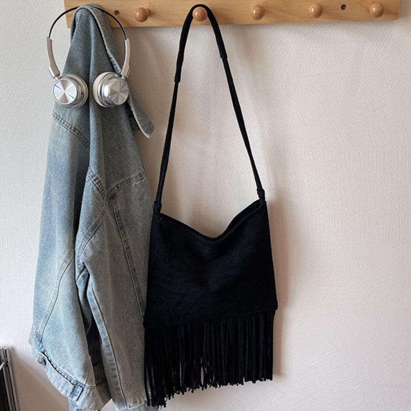 Ретро сумка женская большой вместимости новая летняя универсальная повседневная на плечо через плечо сумка-мессенджер для通勤 с бахромой чёрный
Ретро сумка женская большой вместимости новая летняя универсальная повседневная на плечо через плечо сумка-мессенджер для通勤 с бахромой чёрный