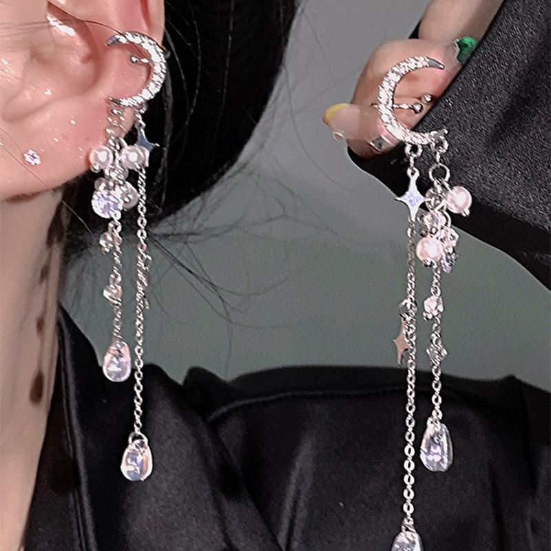 Moon Star Water Drop Fringe Ear Bone Clip Super Immortal Temperament Advanced Ear Clip Fashion Light Luxury Earrings
Moon Star Water Drop Fringe Ear Bone Clip Super Immortal Temperament Advanced Ear Clip Fashion Light Luxury Earrings