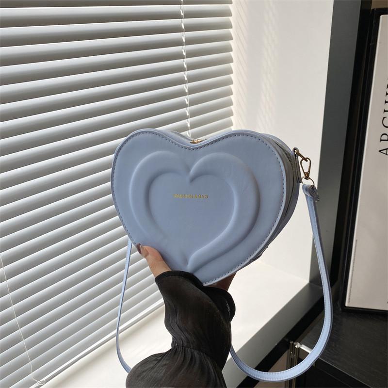 Elegant And Contemporary Color Block Heart Pattern Small Square Bag For Casual Outings синій
Elegant And Contemporary Color Block Heart Pattern Small Square Bag For Casual Outings синій