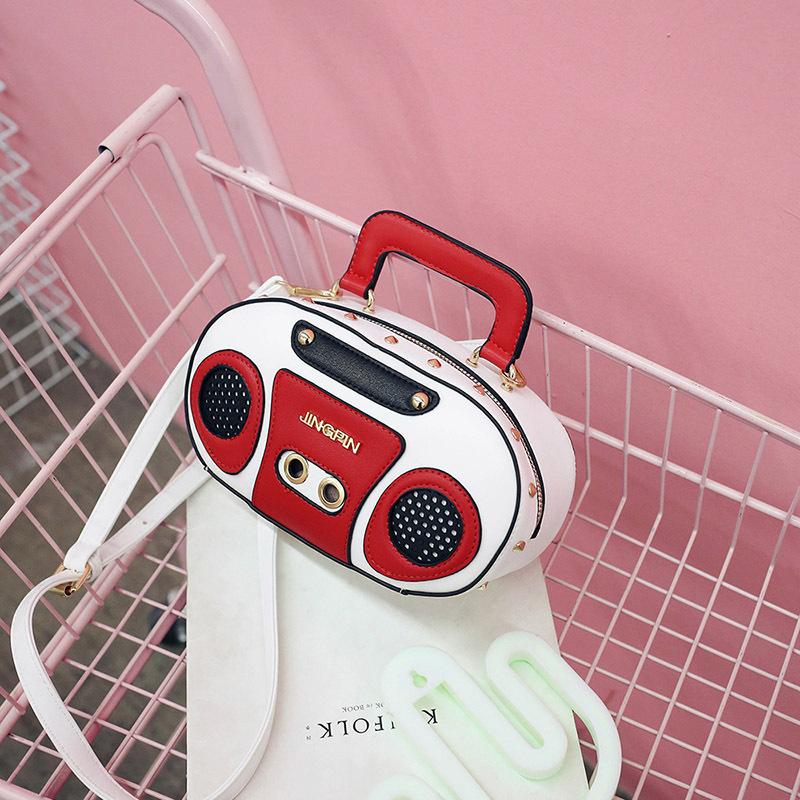 Персонализированная креативная сумка-магнитофон, портативная, новая модная женская сумка 2025, сумка через плечо, контрастная по цвету белый
Персонализированная креативная сумка-магнитофон, портативная, новая модная женская сумка 2025, сумка через плечо, контрастная по цвету белый