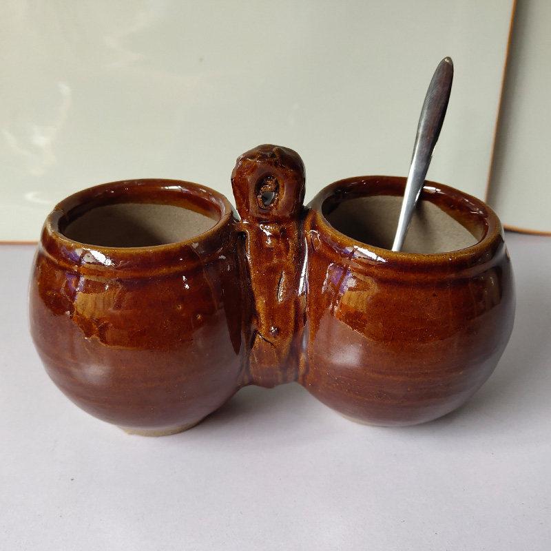 Vintage Set of 3 Double-Flavored Coarse Pottery Jars for Hot Pot, Kitchen Seasonings, Salt, and Chili – Free Shipping
Vintage Set of 3 Double-Flavored Coarse Pottery Jars for Hot Pot, Kitchen Seasonings, Salt, and Chili – Free Shipping