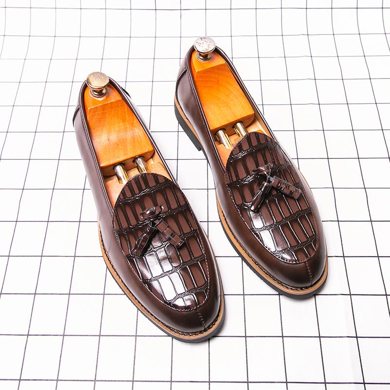 Модные весенние новые мужские зеленые банкетные свадебные повседневные кожаные туфли, модный бренд, мужские деловые удобные лоферы с кисточками с острым носком 47 коричневый
Модные весенние новые мужские зеленые банкетные свадебные повседневные кожаные туфли, модный бренд, мужские деловые удобные лоферы с кисточками с острым носком 47 коричневый
